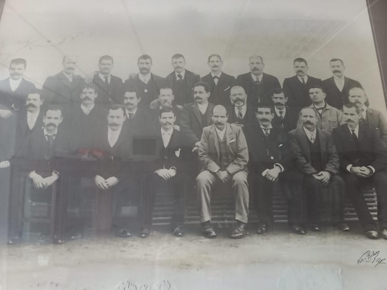 Foto dos fundadores da Cooperativa Operária Portalegrense. Foto do séc. XIX